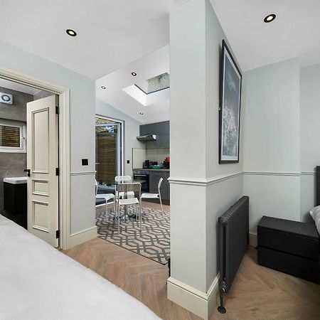 Nine Elms Modern Studio Apartments 런던 외부 사진
