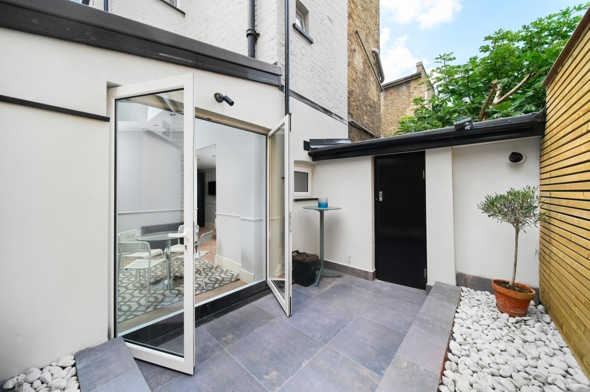 Nine Elms Modern Studio Apartments 런던 외부 사진