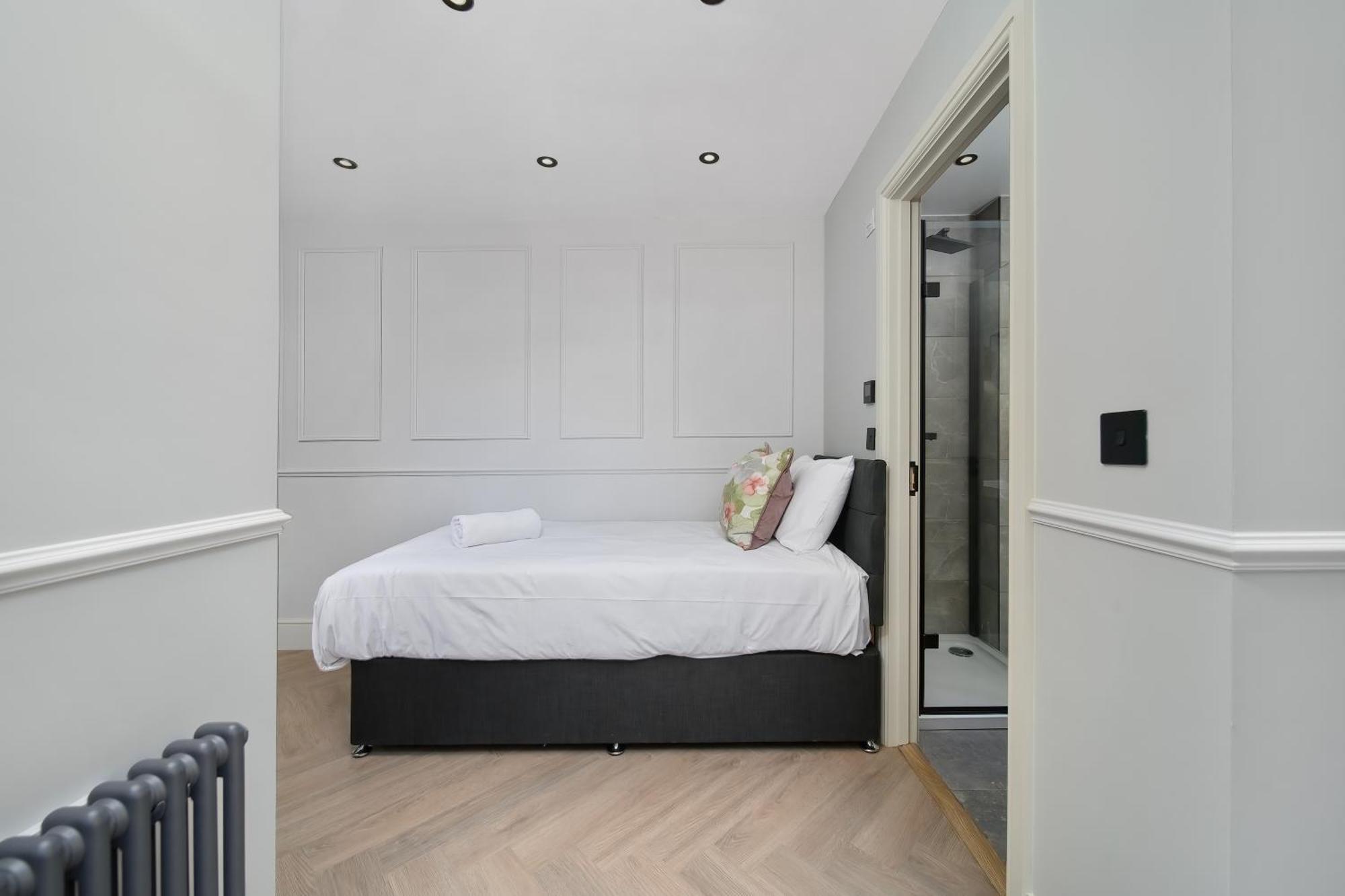 Nine Elms Modern Studio Apartments 런던 외부 사진