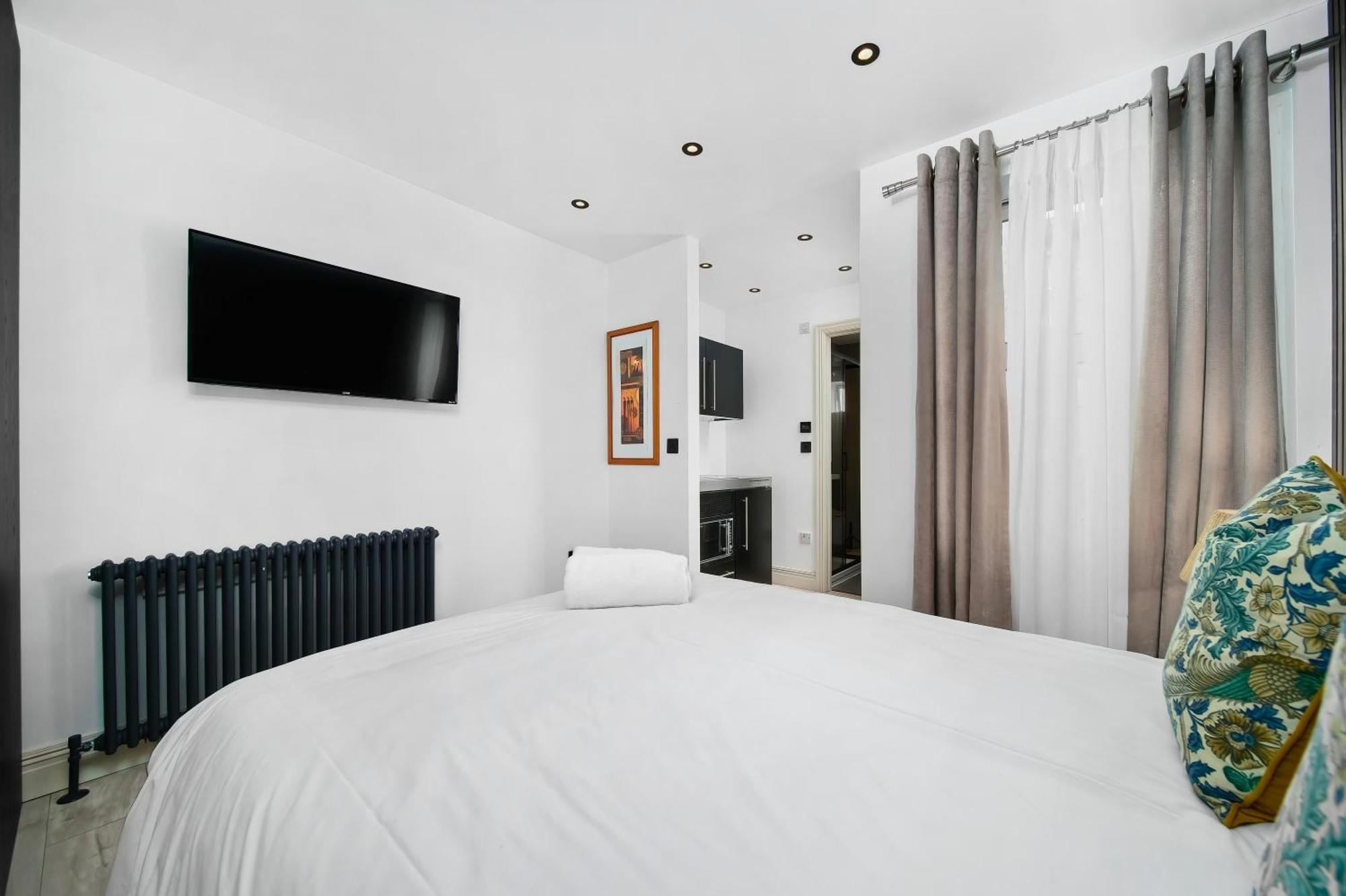 Nine Elms Modern Studio Apartments 런던 외부 사진