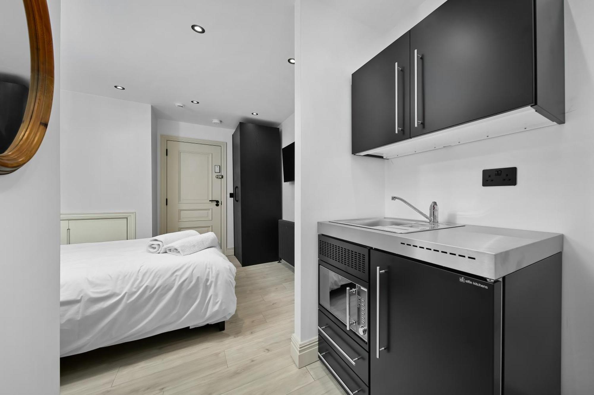 Nine Elms Modern Studio Apartments 런던 외부 사진