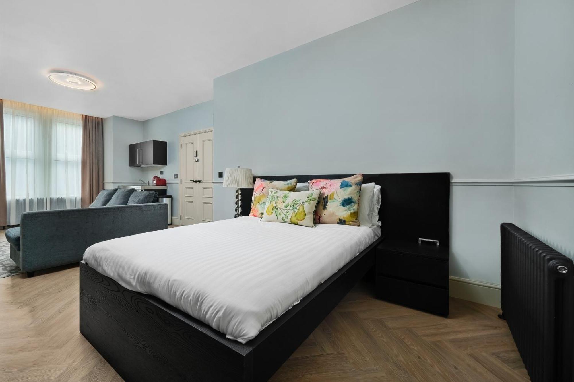 Nine Elms Modern Studio Apartments 런던 외부 사진